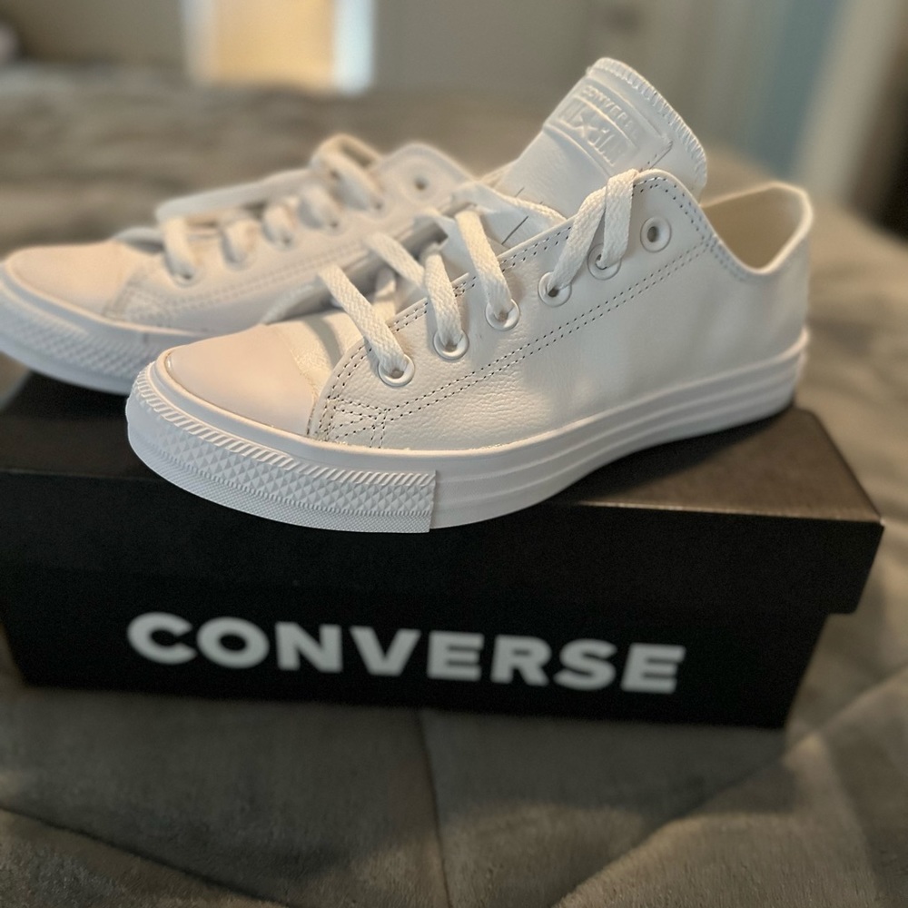 All White Converse-Low. New with Box-Size 8.5-No Cloth